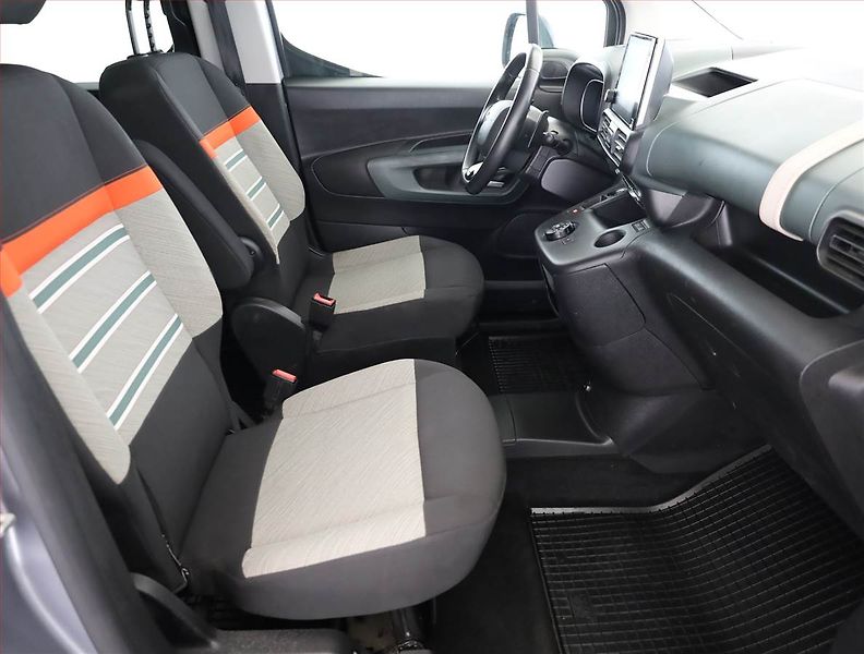Citroën Berlingo (2019) Feel 1.2 PureTech, 5Míst, ČR - fotka 7 z 16