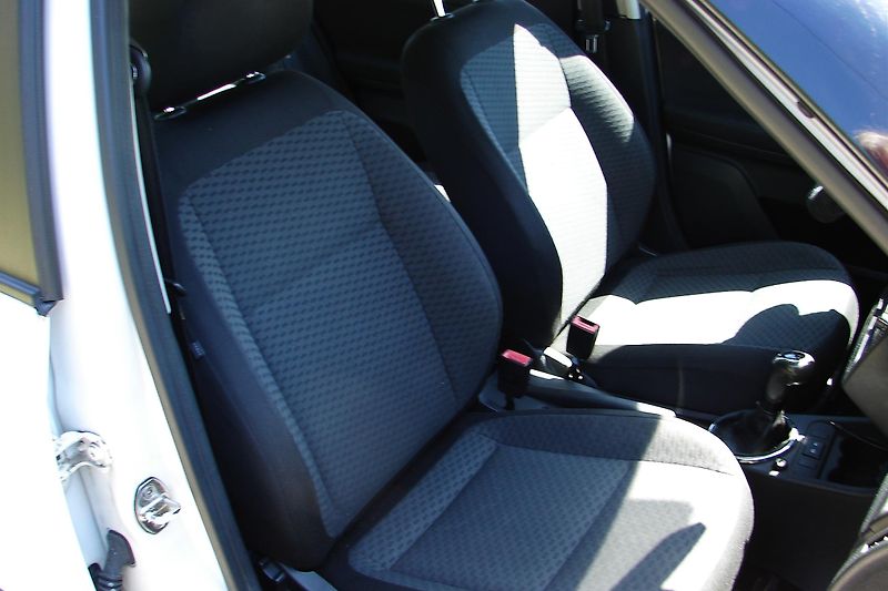 Škoda Fabia 1.6 TDi + KOLA, KLIMA,STK,ČR   - fotka 11 z 35