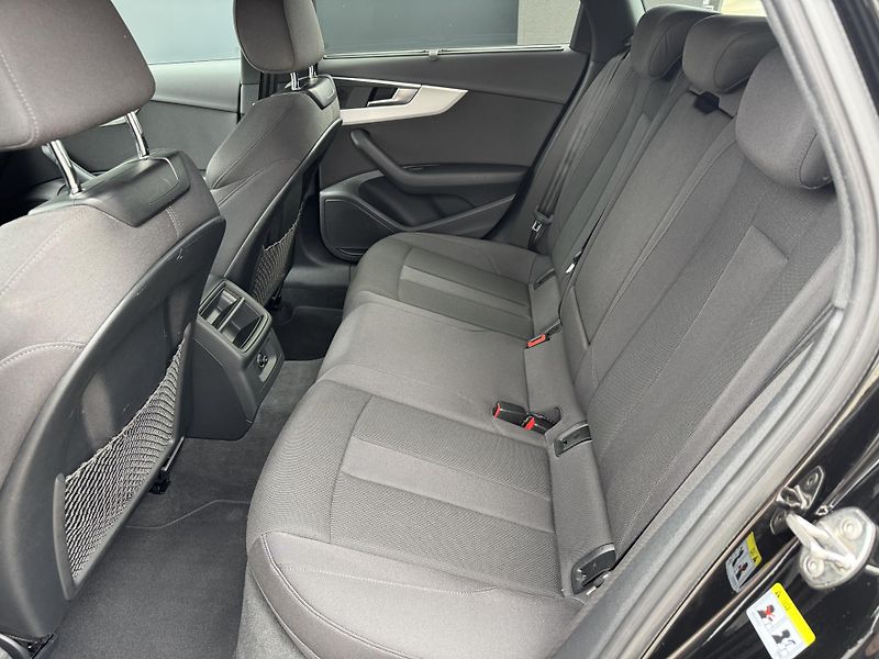 Audi A4 (2022) A4 35TDI, Stronic, Tažné, Led - fotka 18 z 36
