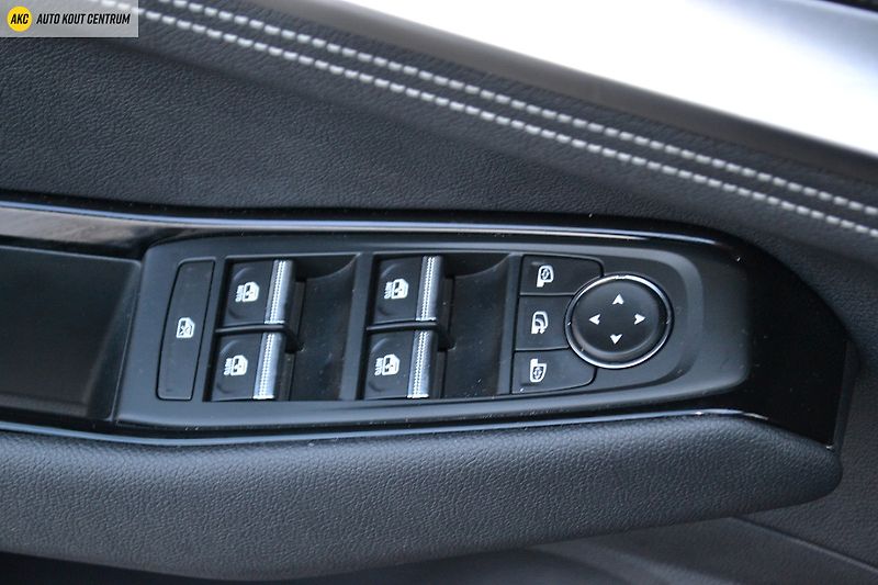 Renault Austral TECHNO MHEV 160 AUTO - fotka 49 z 53