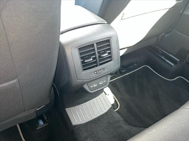Volkswagen T-Roc 1,5 TSi 110 kW 7DSG STYLE  REZ - fotka 21 z 26