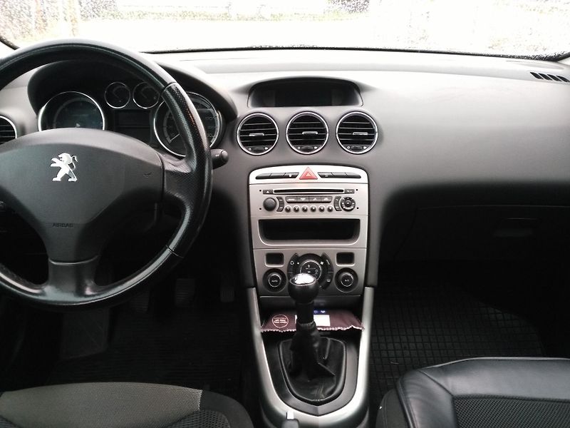 Peugeot 308 1,6 HDI  /68 kW/ - fotka 8 z 29