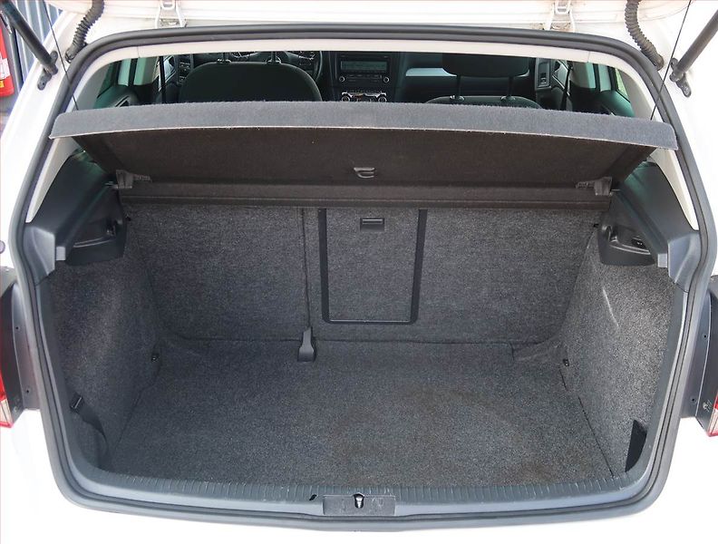 Volkswagen Golf (2012) R-Line 1.6 TDI, Tempomat - fotka 13 z 19