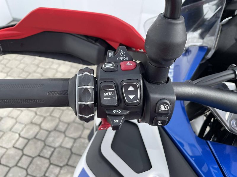 BMW (2026) R 1300 GS Adventure - fotka 15 z 16