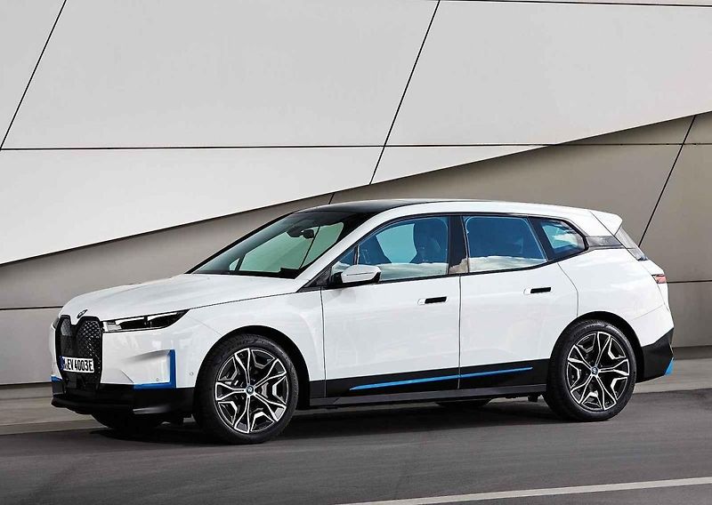 Více než deset z novinek bude mít čistě elektrický pohon