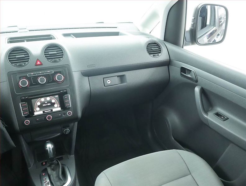 Volkswagen Caddy (2012) 2.0 TDI - fotka 8 z 22