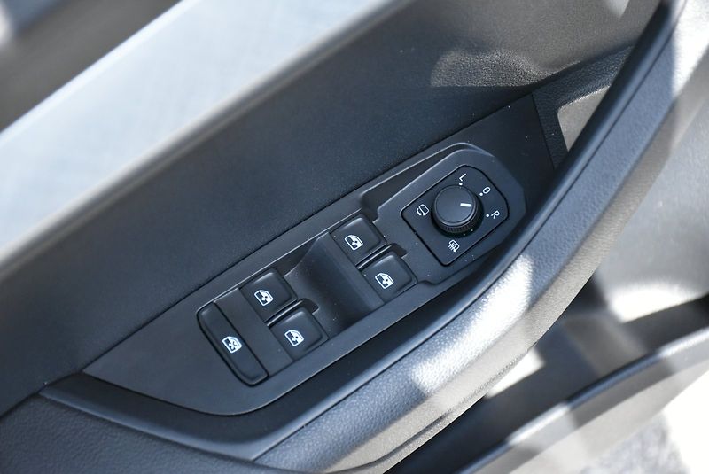 Škoda Karoq (2024) Selection 1.5 TSI 110kW - fotka 33 z 34