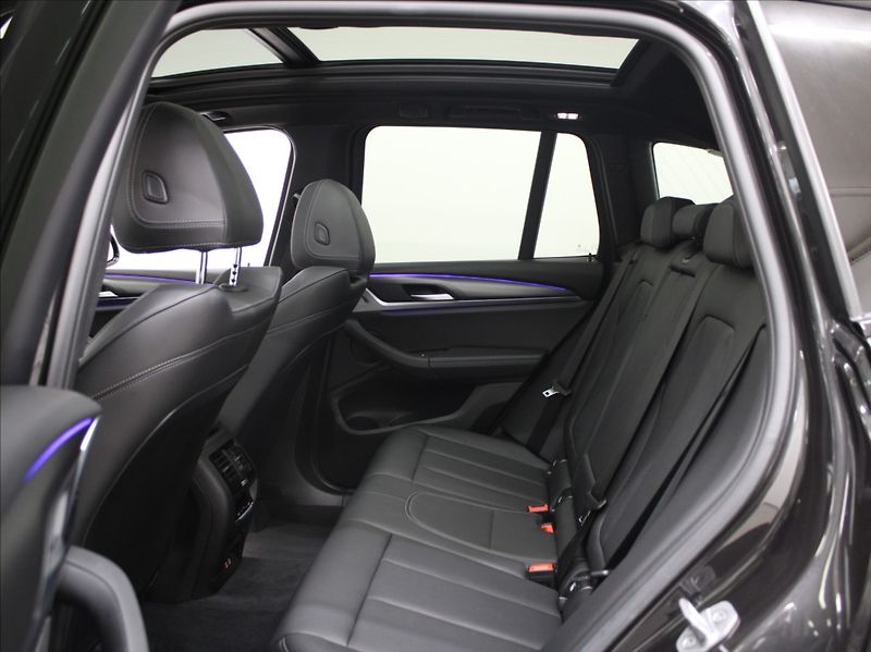 BMW X3 3,0 30xD M-Paket.PANO.Paměť.ČR - fotka 7 z 35