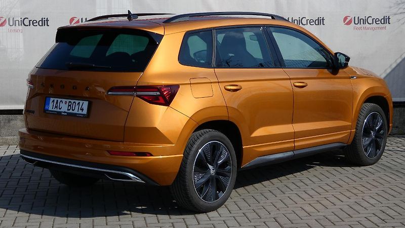 Škoda Karoq 1,5 TSI Sportline - fotka 3 z 23