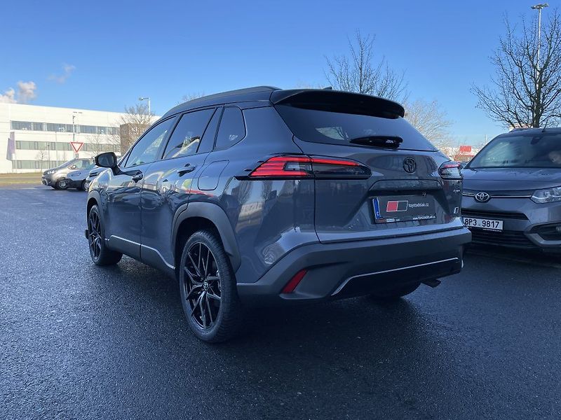 Toyota Corolla Cross 2.0 Hybrid GR Sport - fotka 8 z 30