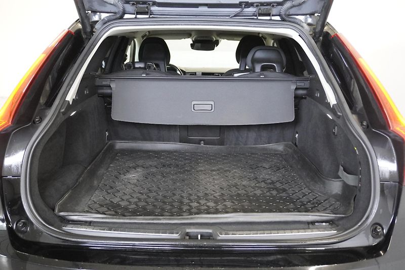 Volvo V90 2.0 D4 MOMENTUM AUTOMAT 8st. - fotka 11 z 31