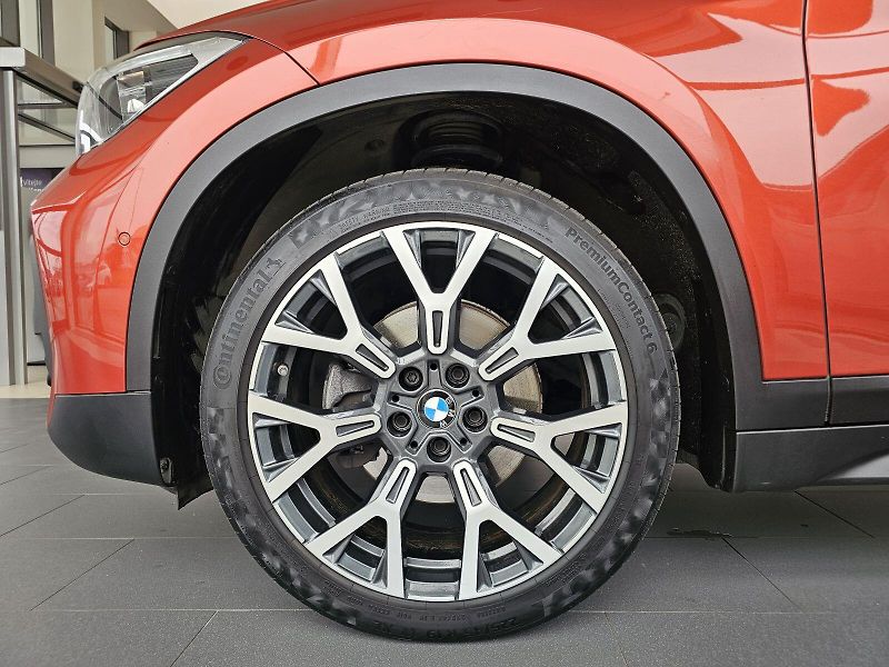 BMW X1 xDrive18d - fotka 4 z 28