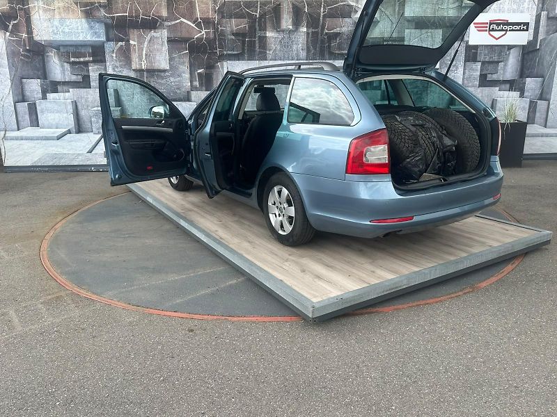 Škoda Octavia (2010) 1.6TDi, 77KW, TEMP., VYHŘ.SED. - fotka 9 z 26