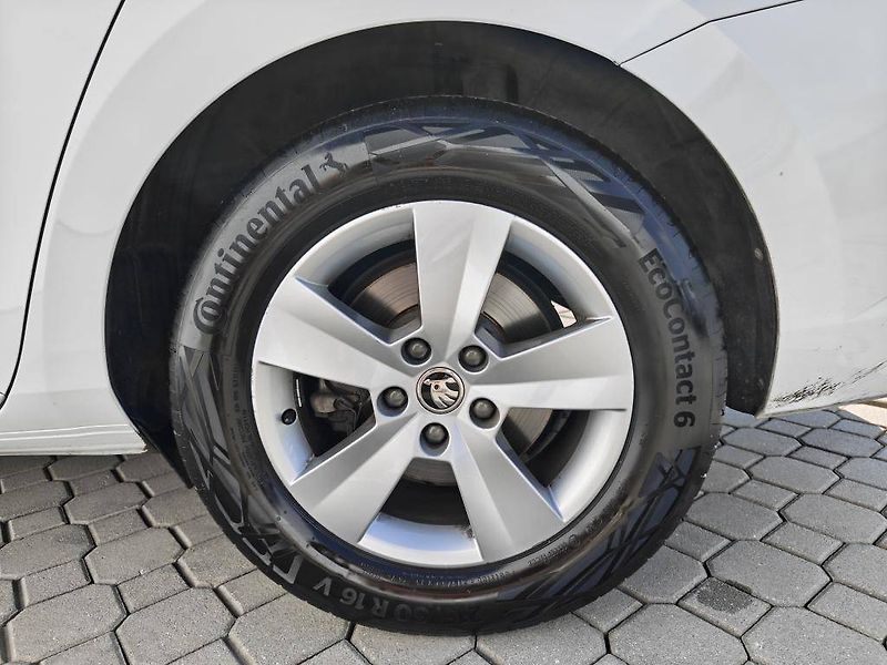 Škoda Superb Ambition 7DSG 2,0TDI - fotka 21 z 23