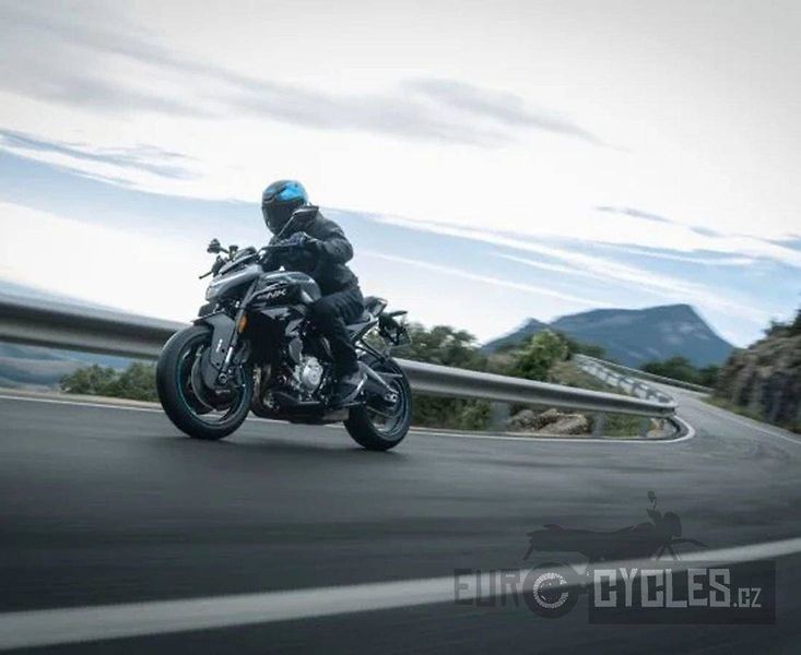 CFMOTO (2026) 675 NK - fotka 5 z 12