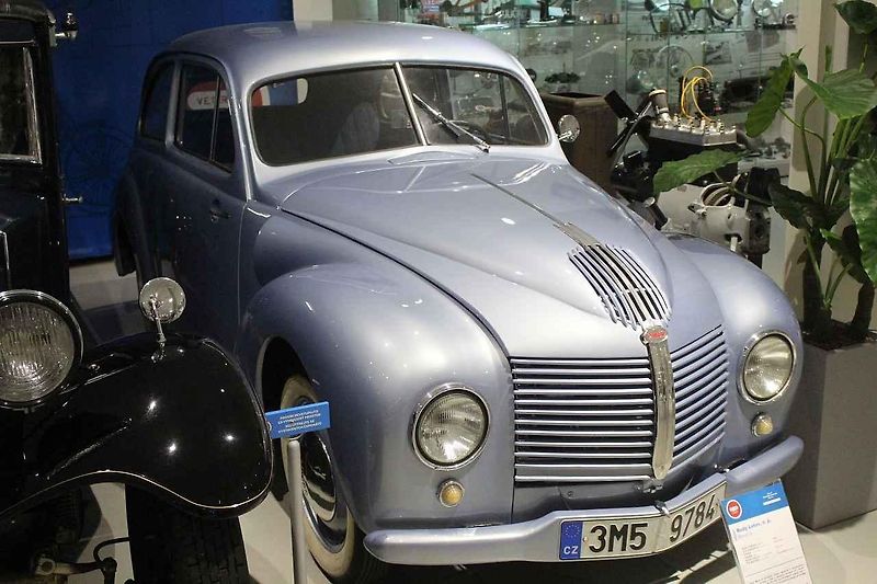 Tatra 600 Tatraplan.