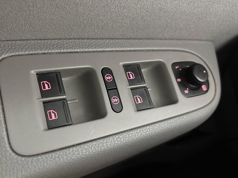 Seat Alhambra Reference - fotka 21 z 25