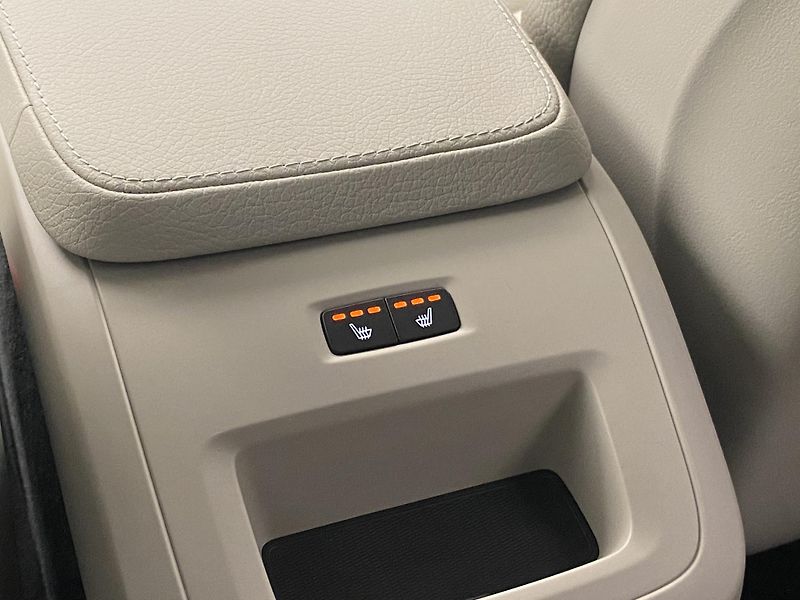 Volvo V90 CC B4 AWD REZERVACE - fotka 32 z 52