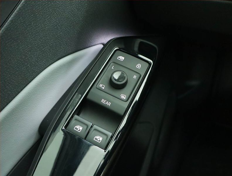 Volkswagen ID.3 (2022) Pro Perf. (62 kWh), SoH 89% - fotka 16 z 18