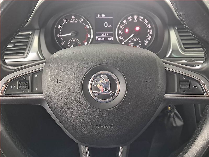 Škoda Rapid (2014) Spaceback 1.2 TSI - fotka 15 z 16
