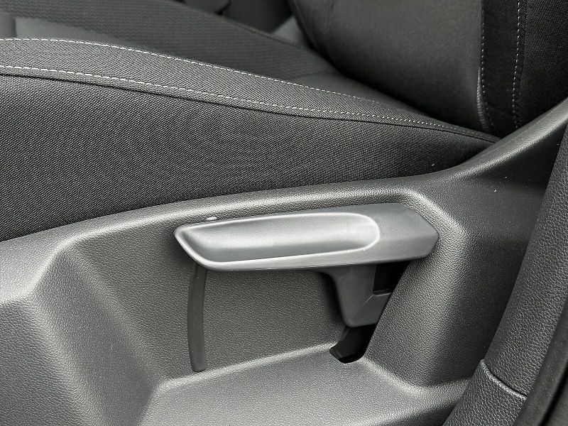 Škoda Karoq 1.5TSi DSG 150PS LED V.Cockpit - fotka 10 z 38