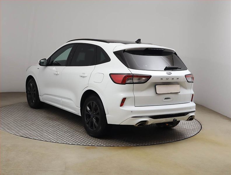 Ford Kuga (2020) 2.0 TDCi - fotka 4 z 24