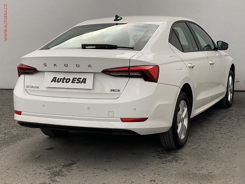 Škoda Octavia (2021) 1.5TSi e-TEC, 1.maj,ČR - fotka 4 z 17