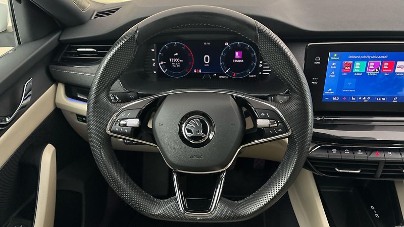 Škoda Octavia 2.0 TDI Style - fotka 9 z 25