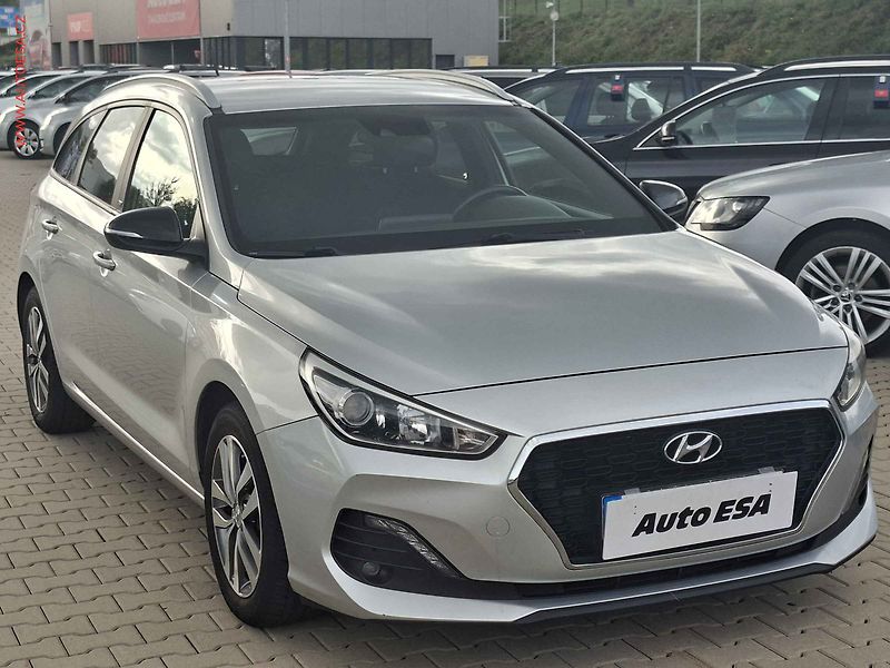 Hyundai i30 (2018) 1.4 TGDi, 2.maj,ČR, AC, tempo - fotografie inzerátu