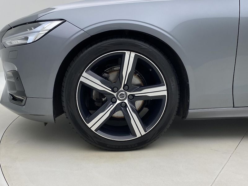 Volvo V90 D4 R-DESIGN AUT  - fotka 32 z 47