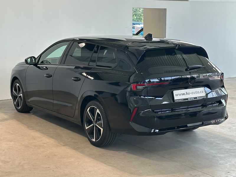 Opel Astra ST GS Turbo - fotka 4 z 19