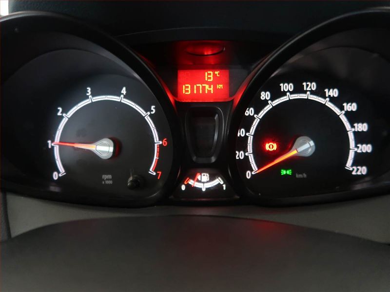 Ford Fiesta (2011) 1.25, nová STK, jezdí výborně - fotka 11 z 13