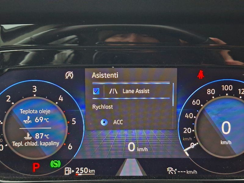 Volkswagen Golf (2021) 2.0TDI 85kW DSG -TAŽ.ZAŘ.-DPH - fotka 14 z 39