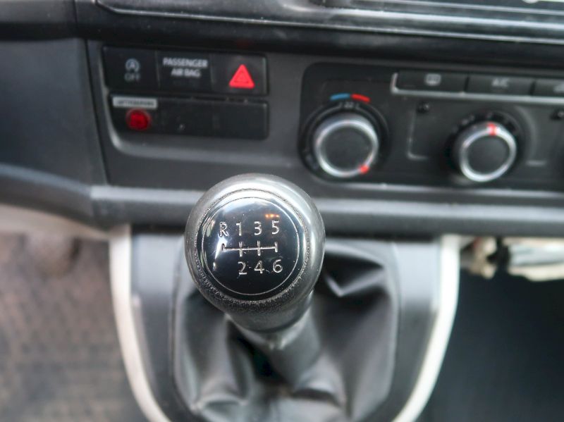 Volkswagen Transporter (2019) T6 2.0TDI 150KW - fotka 22 z 25