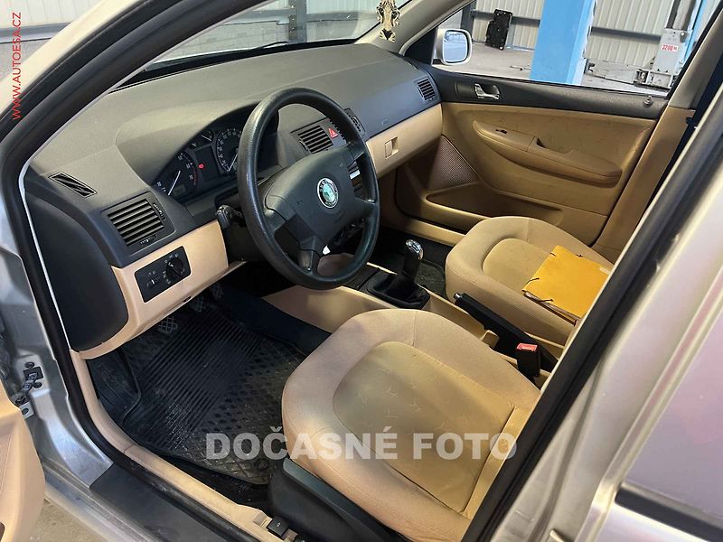 Škoda Fabia (2000) 1.4 16V, AC, výhřev sed - fotka 3 z 3