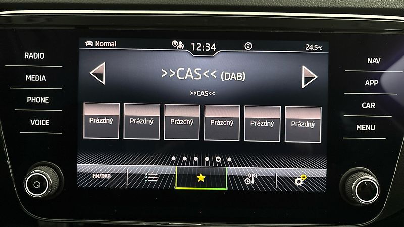 Škoda Superb 2.0 TSI DSG Style - fotka 11 z 28