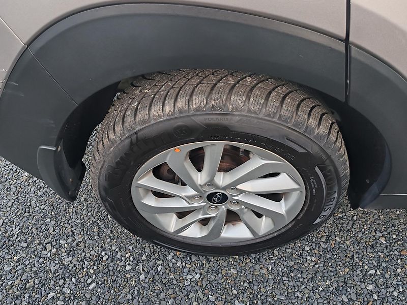 Hyundai Tucson 1.7 CRDi 1. májitel - fotka 23 z 24