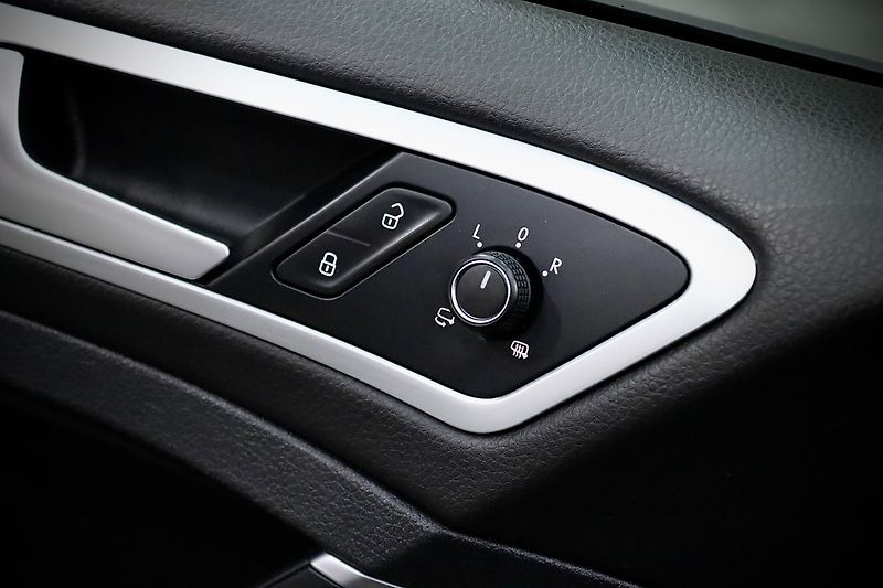 Volkswagen Golf 7 Variant 1.4 TSI 90 kW - fotka 19 z 37