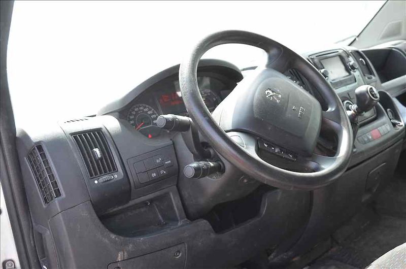 Peugeot Boxer (2016) 2,2 D - fotka 13 z 19