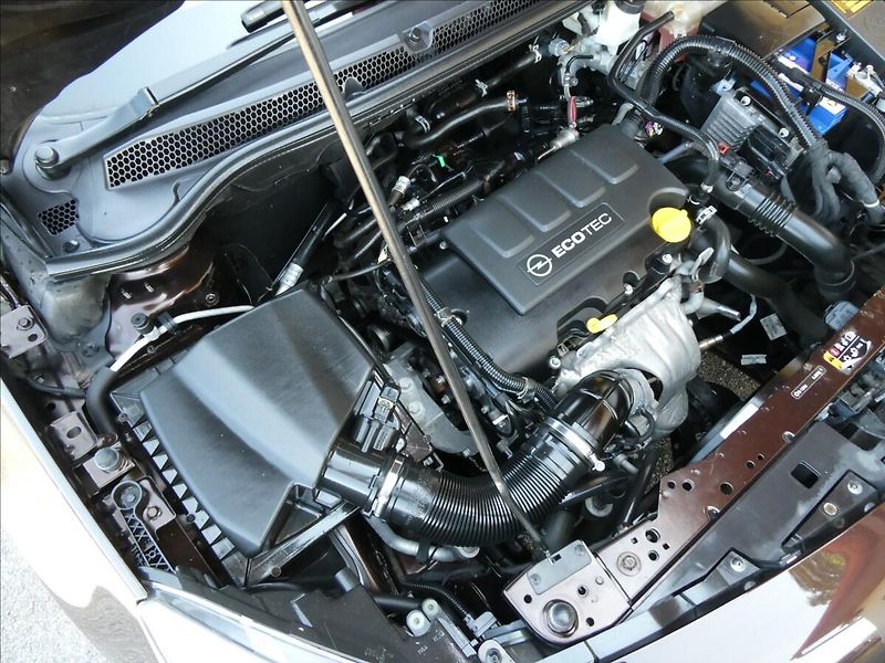 Opel Astra 1,4 i 88kW klima, serviska - fotka 37 z 44
