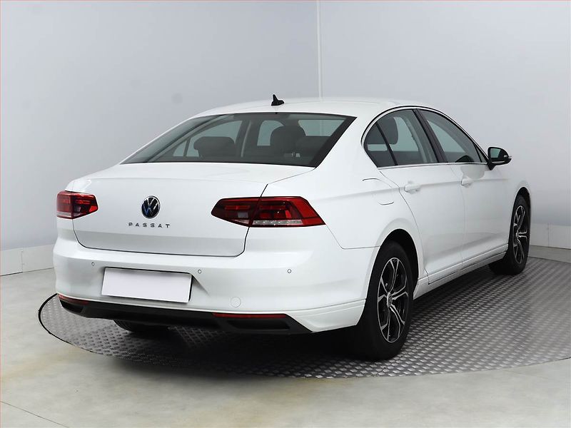 Volkswagen Passat (2020) Business 1.5 TSI, Serv.kniha - fotka 5 z 16