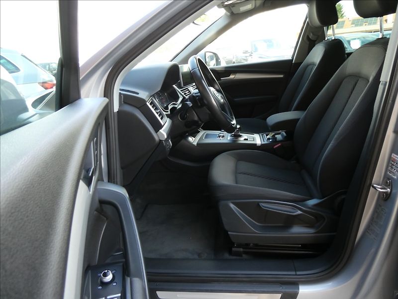 Audi Q5 2,0 TDi 120kW quattro,po servi - fotka 22 z 46