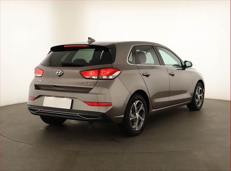 Hyundai i30 (2022) 1.0 T-GDI, Automat, ČR,1.maj - fotka 5 z 14