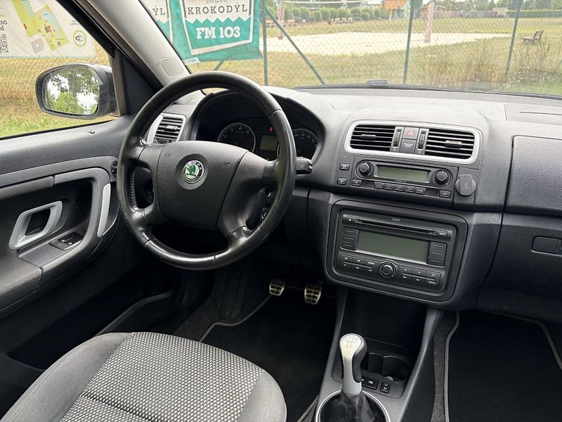 Škoda Roomster 1.6 Scout Plus Edition - fotka 24 z 32