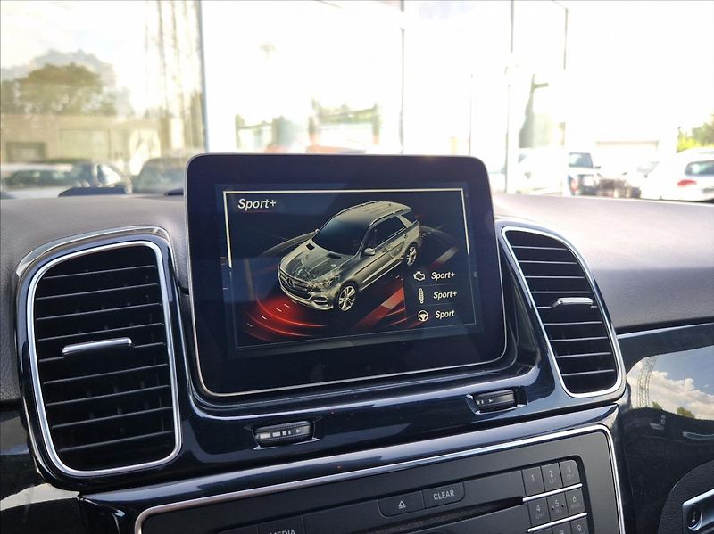 Mercedes-Benz GLE 3,0 i AMG 270kW 4MATIC PANORAM - fotka 39 z 50