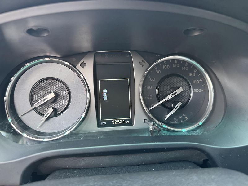 Toyota Hilux (2023) 2.8 automat Executive - fotka 10 z 18