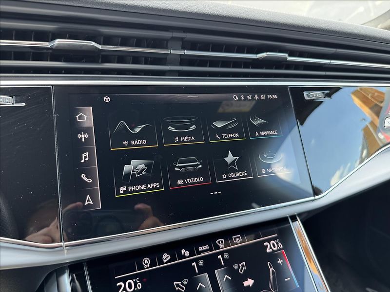 Audi Q7 3,0 50TDI S-LINE quattro ČR DP - fotka 19 z 38