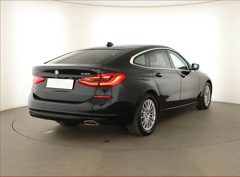BMW Řada 6 (2022) 640i xDrive GT - fotka 5 z 18