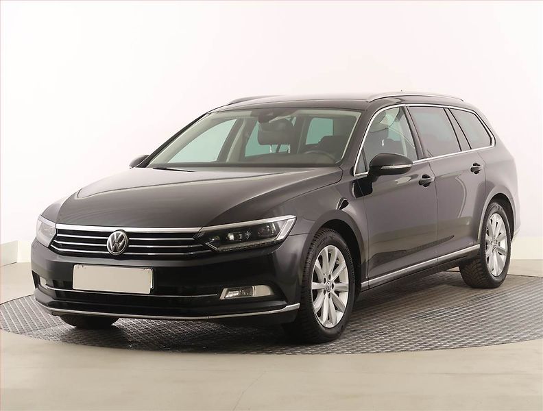 Volkswagen Passat (2016) 2.0 TDI, Automat, Serv.kniha - fotka 2 z 22