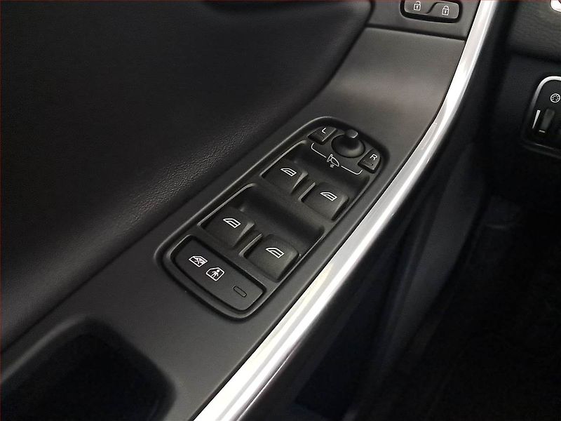 Volvo XC60 (2014) Summum T6, 4X4, Automat - fotka 16 z 19
